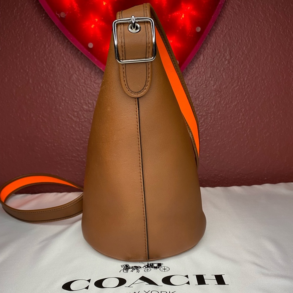 Coach Calf Leather Duffle & Matching Neon Wallet - Picture 7 of 14